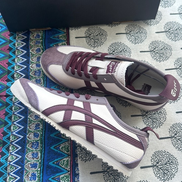 Onitsuka Tiger by Asics Shoes - Onitsuka Tiger Mexico 66 Sneakers in White & Burgundy